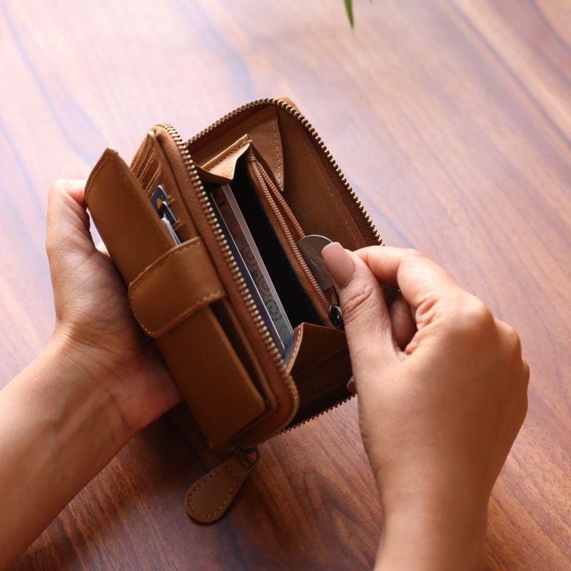 Womens Leather Wallet - The Vault